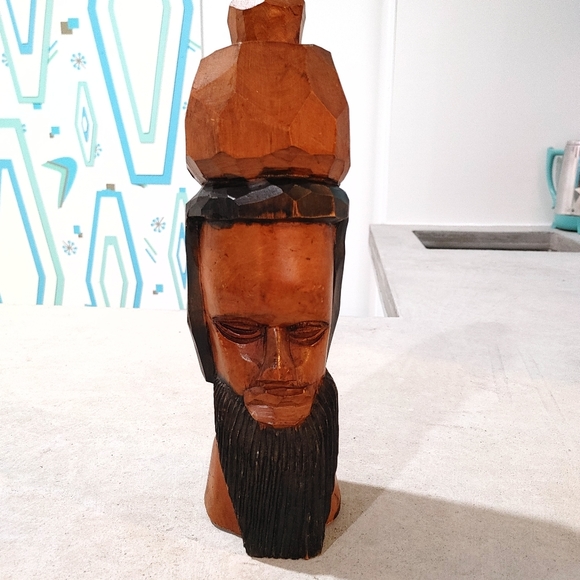 Hand carved wooden bust - Picture 1 of 5